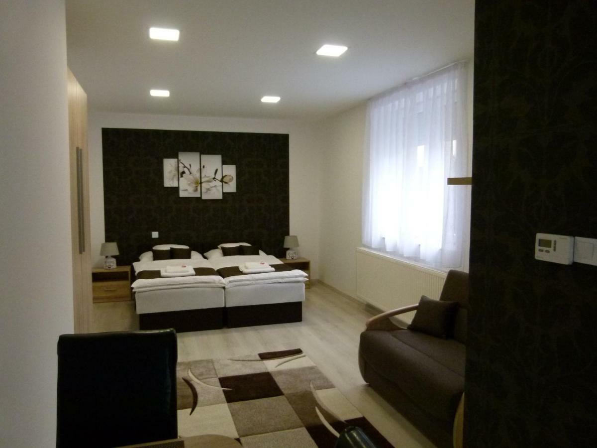 Wolf House Apartman Zalaegerszeg Exterior photo